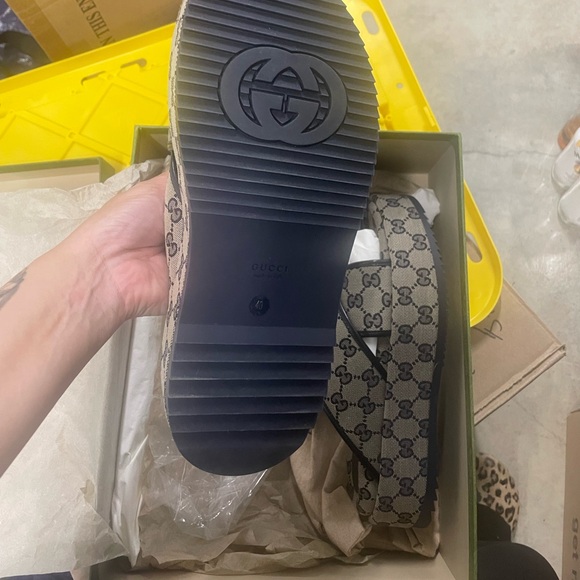 Brand new ! Never worn ! Authentic - Picture 2 of 4